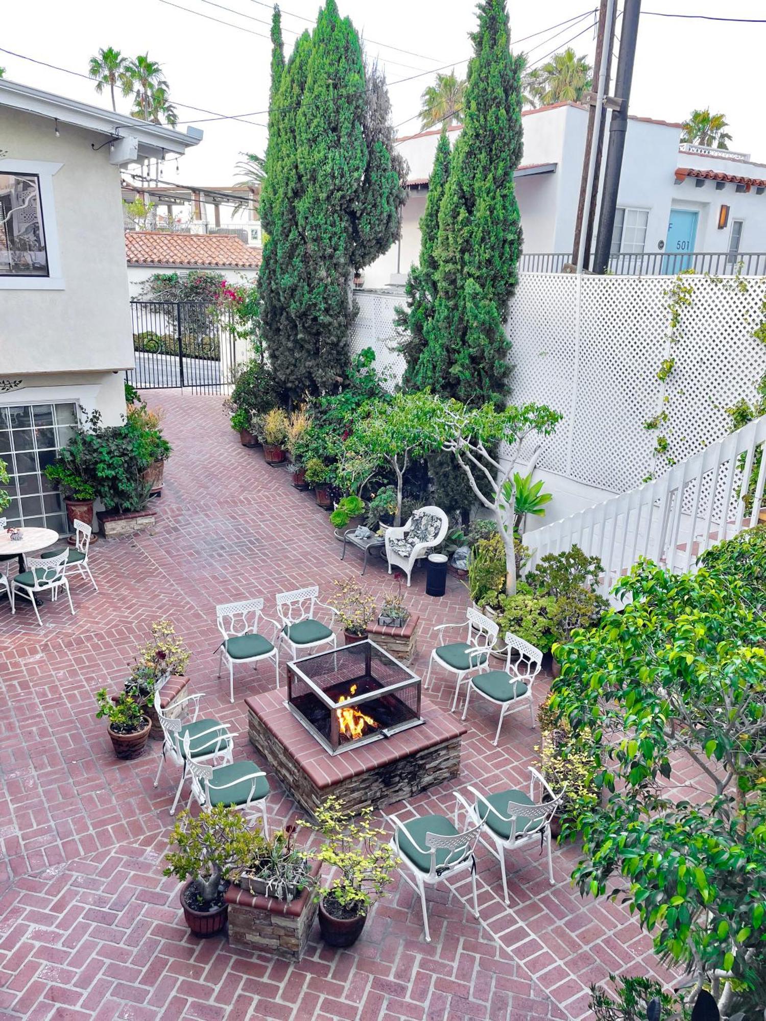 Catalina Courtyard Suites Avalon Exterior photo